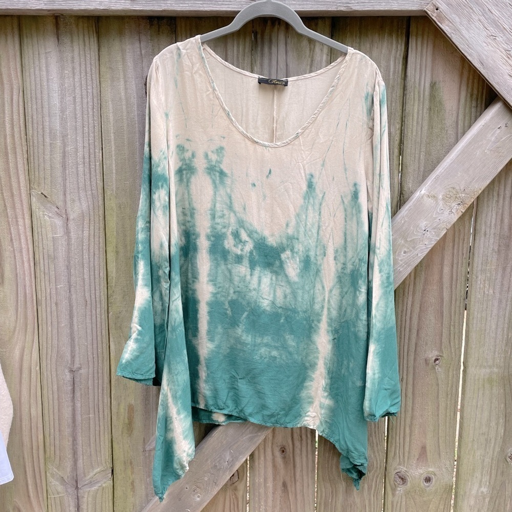 KMC Boho Wool Blend Dip Dye Tie Dye Neutral Shark Bite Flowy Tunic Top